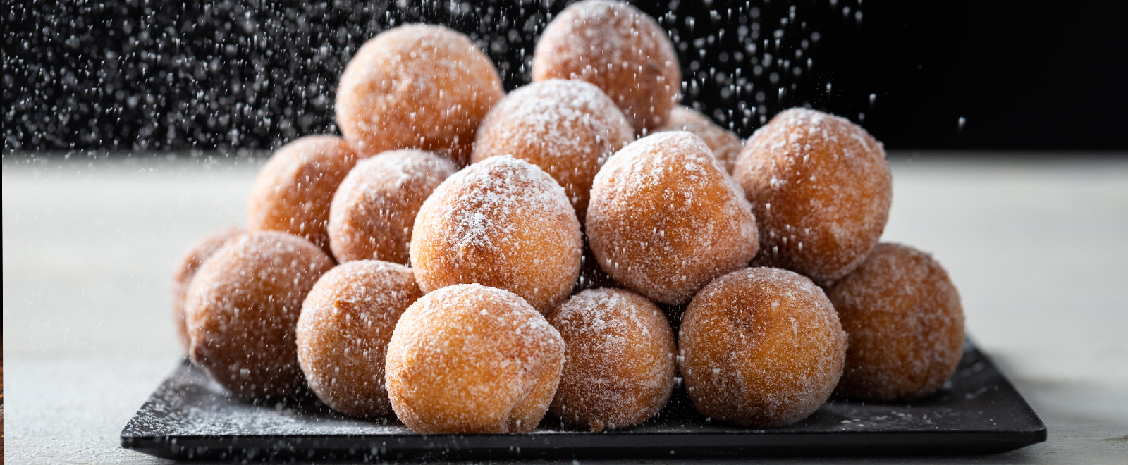 gefrituurde-kwarkbolletjes-1600x660px